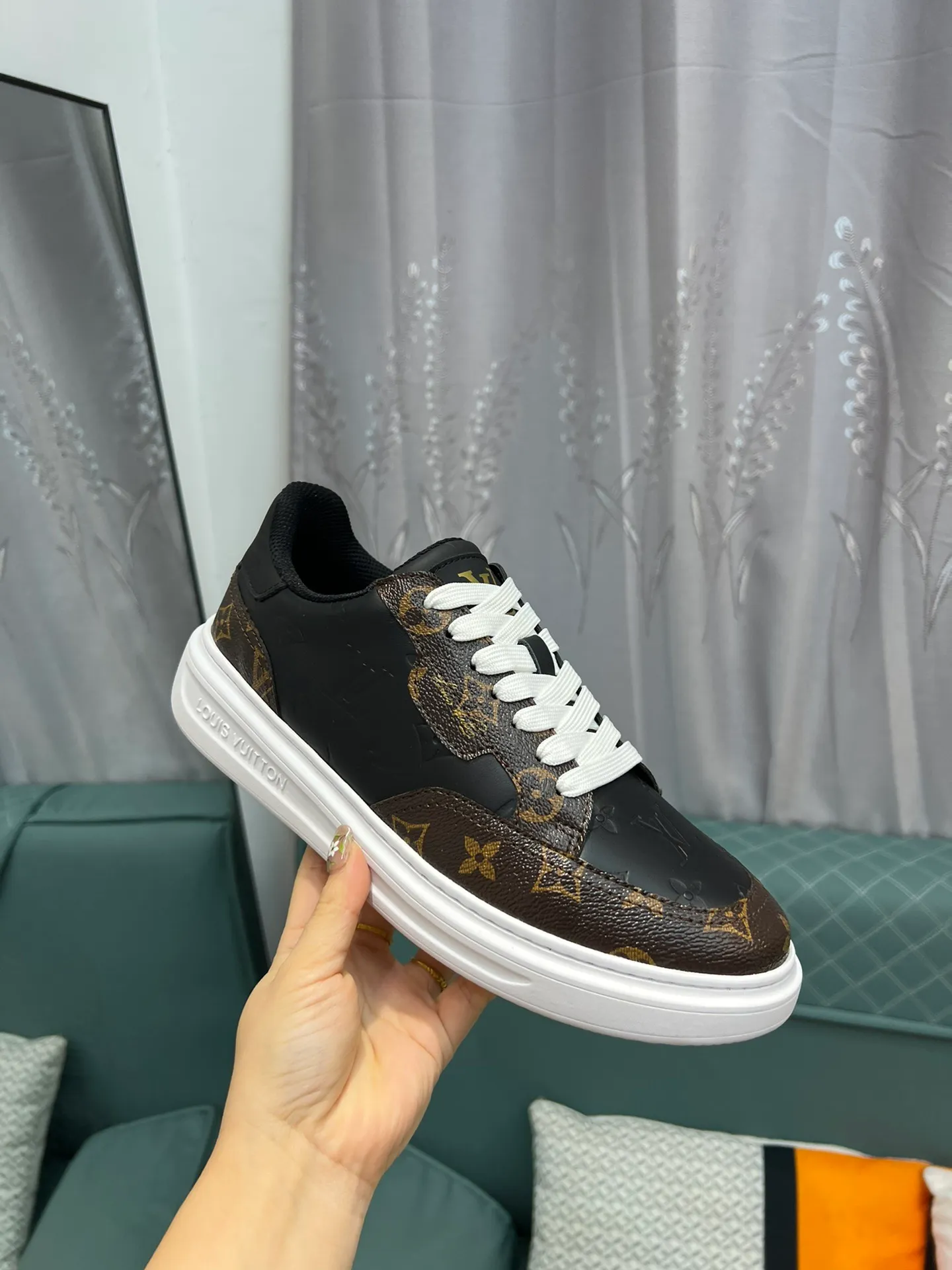 Men's Men's Shoes 💰540 LV Louis Vuitton. The latest fashionable casual shoes are popular in physical stores. The new spring and summer comfortable imported custom patent leather plus cowhide, cowhide mesh, and unique jacquard fabric element design. With sheepskin lining, Lv original base, [sun][sun] high-end packaging and high quality💪Details determine quality, welcome to compare🇮🇹Code number 38-44, 45 can be customized